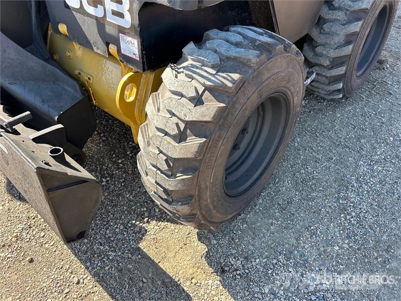 JCB 300 NA Skid Steer Loader Skid steer loaders
