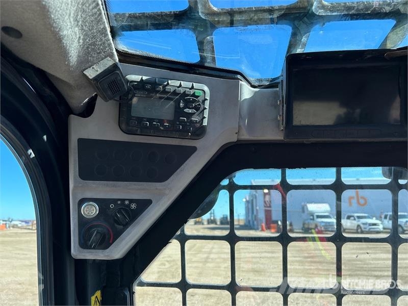 JCB 300 NA Skid Steer Loader Skid steer loaders