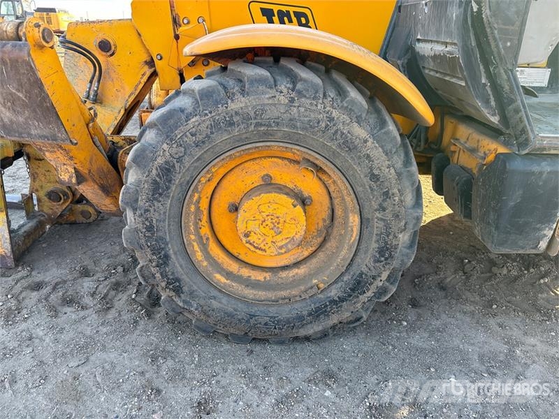 JCB 532 Teleskopiskie manipulatori