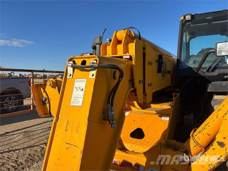 JCB 535-140 テレスコーピックハンドラー