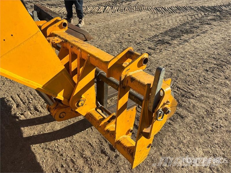 JCB 535-140 テレスコーピックハンドラー