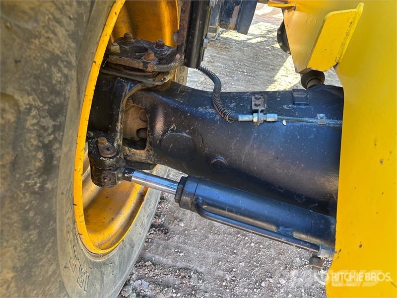 JCB 535-140 テレスコーピックハンドラー