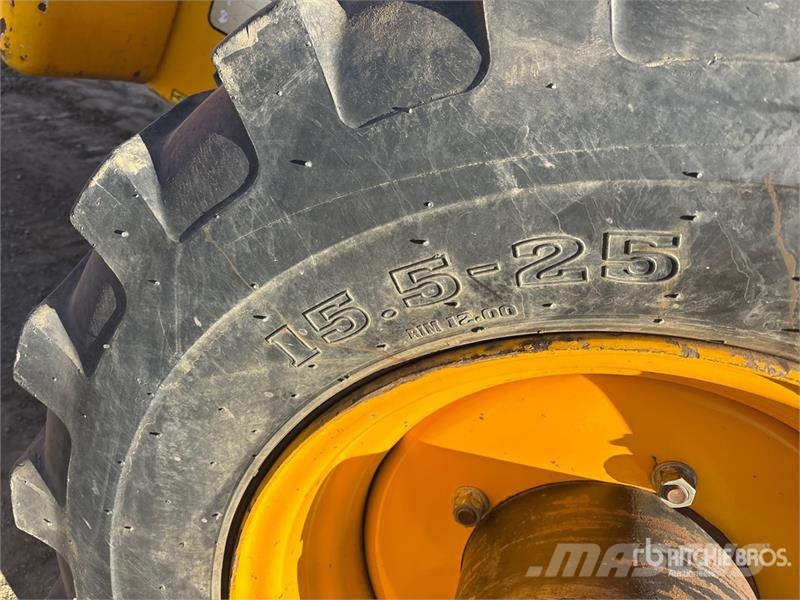 JCB 535-140 テレスコーピックハンドラー
