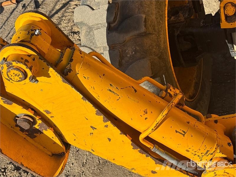 JCB 535-140 テレスコーピックハンドラー