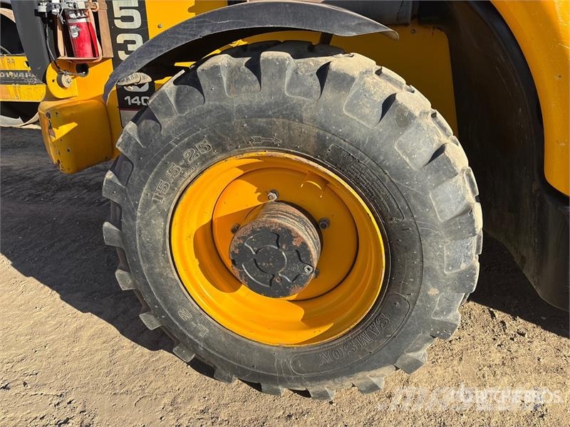 JCB 535-140 テレスコーピックハンドラー
