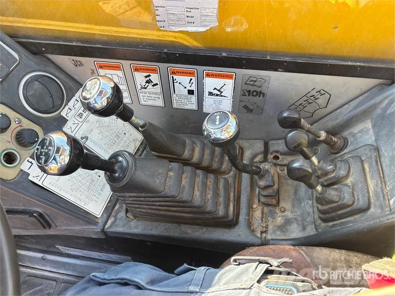 JCB 535-140 テレスコーピックハンドラー