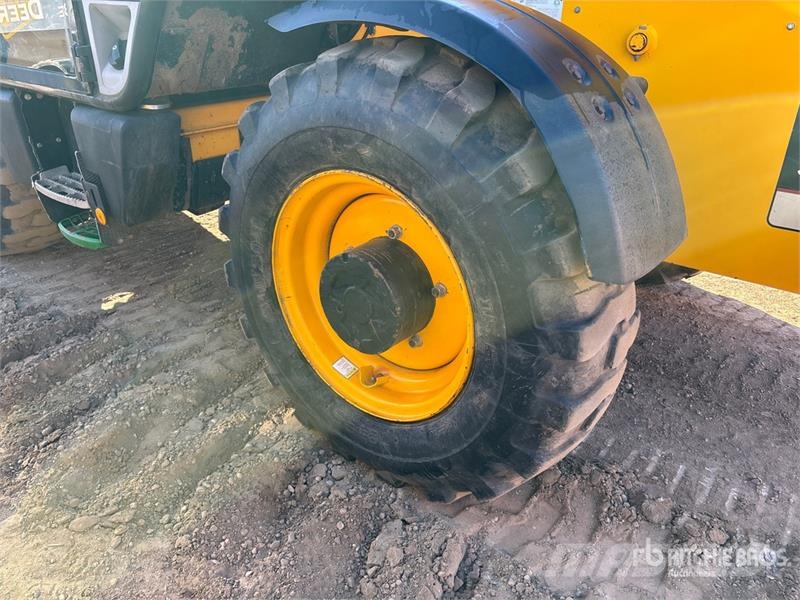 JCB 535-140 テレスコーピックハンドラー