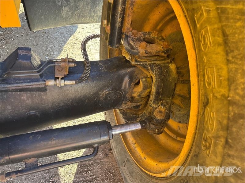 JCB 535-140 テレスコーピックハンドラー