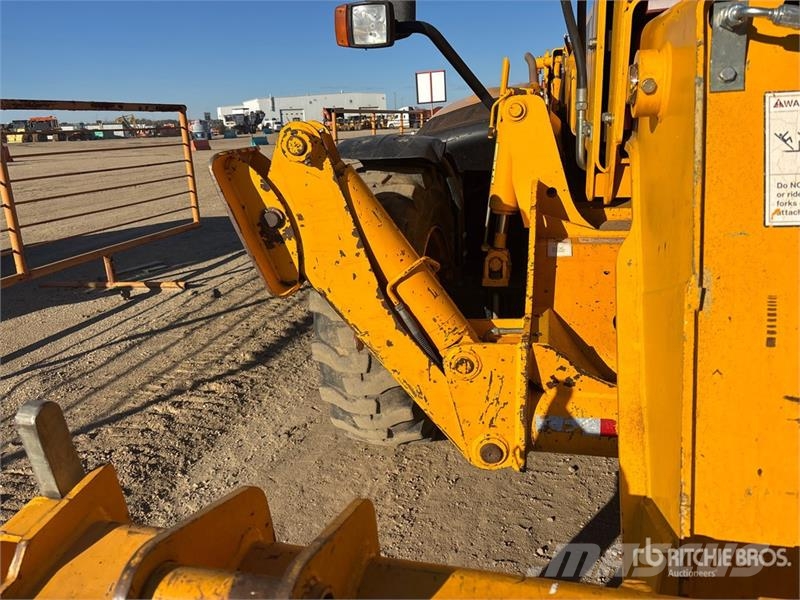 JCB 535-140 テレスコーピックハンドラー