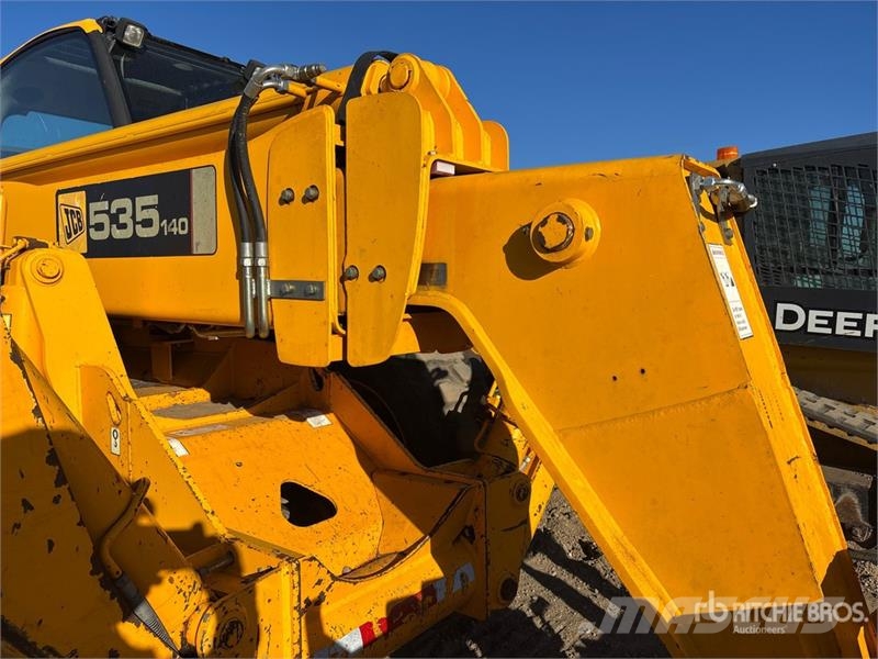 JCB 535-140 テレスコーピックハンドラー
