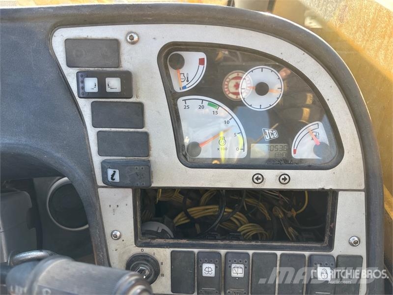 JCB 535-140 テレスコーピックハンドラー
