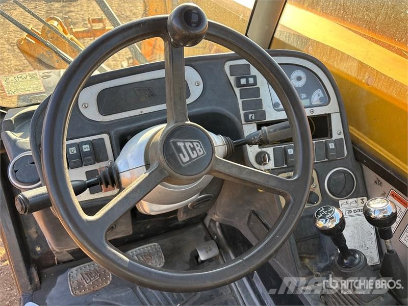 JCB 535-140 テレスコーピックハンドラー