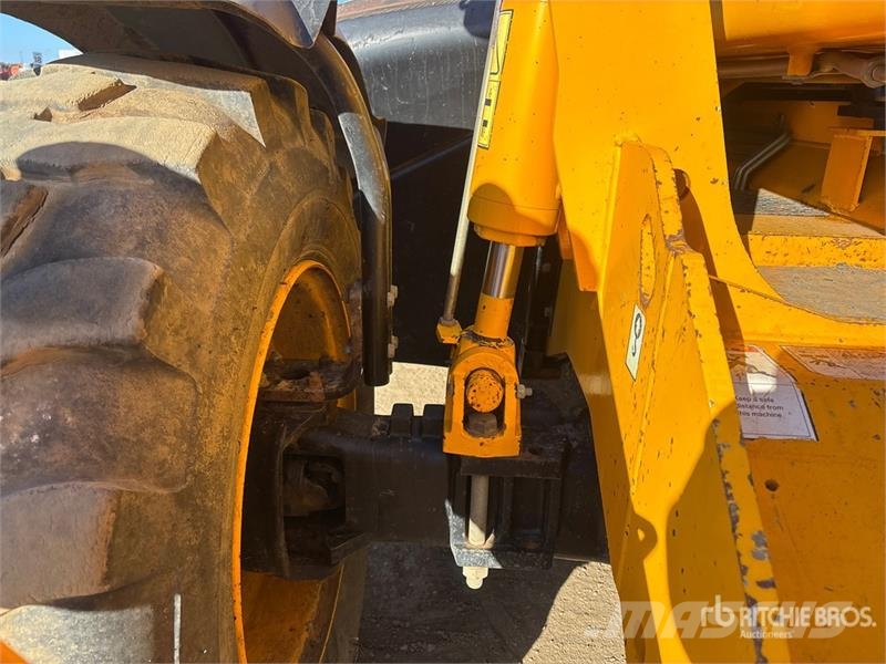 JCB 535-140 テレスコーピックハンドラー