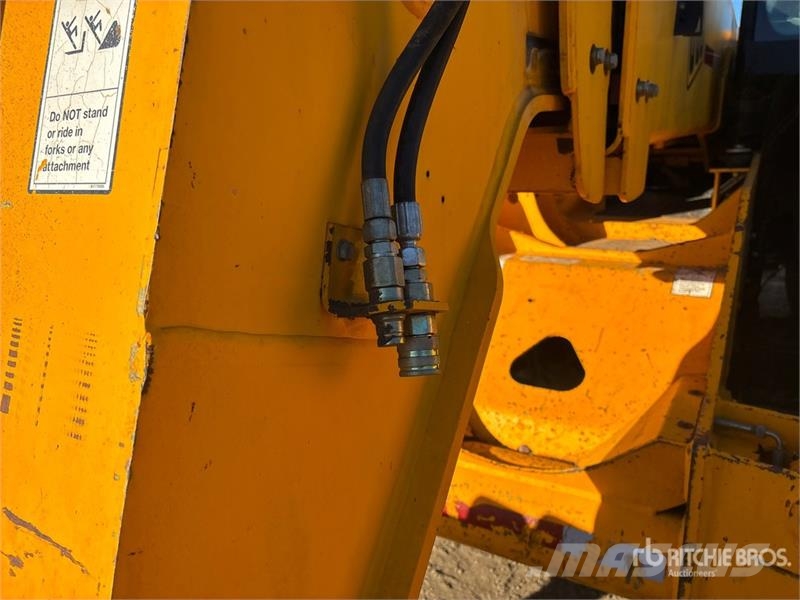 JCB 535-140 テレスコーピックハンドラー