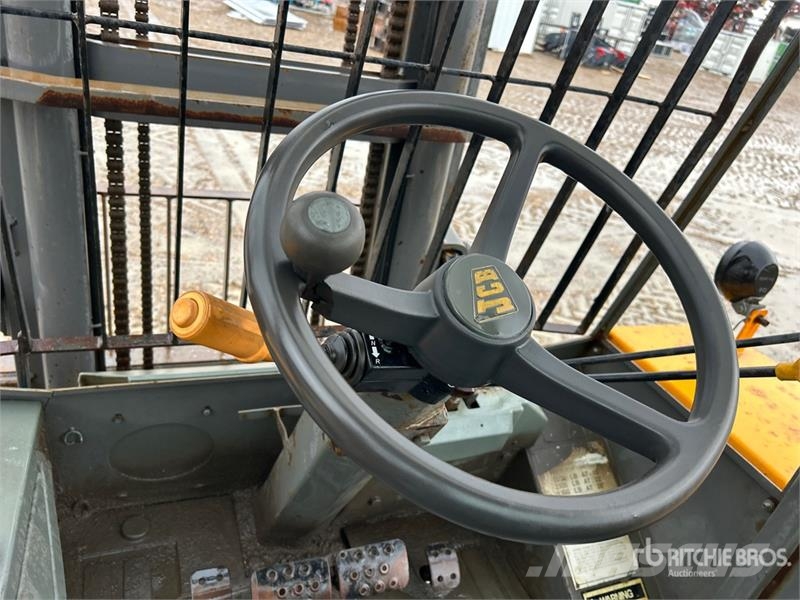 JCB 930 Rough terrain trucks