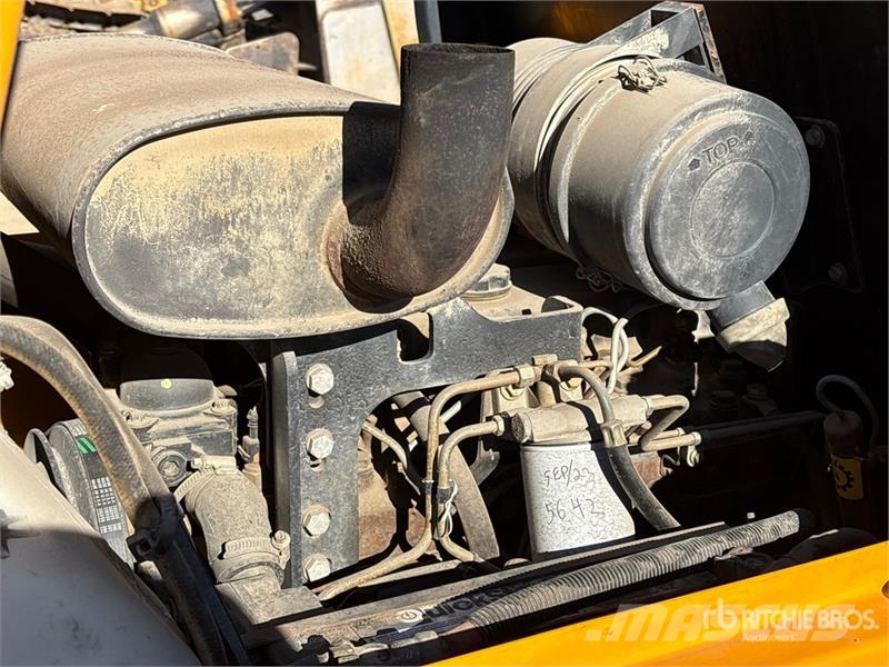 JCB 930 Vanterenski viljuškar