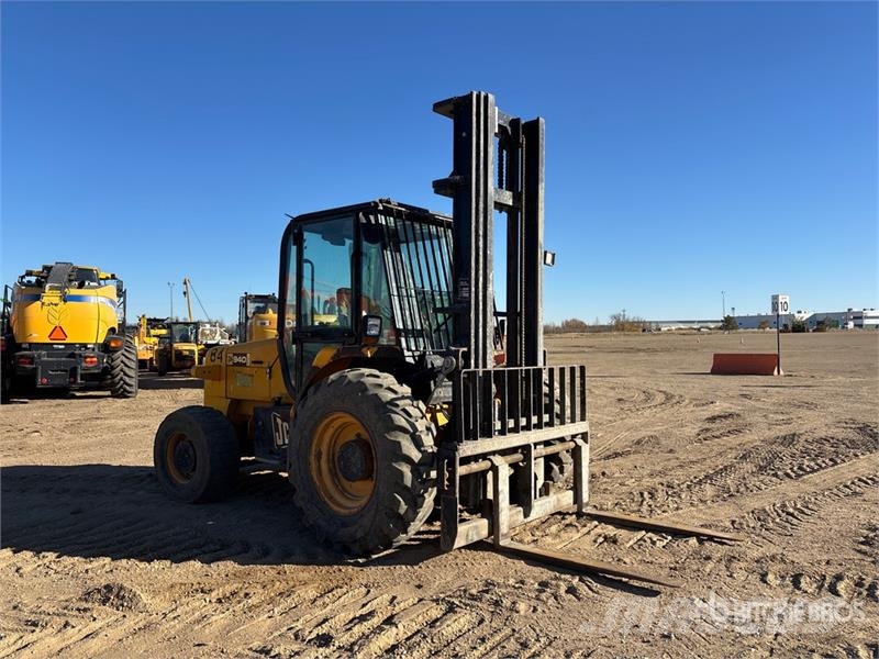 JCB 940-4 4x4 Rough Terrain Forklift Elevatore per esterni