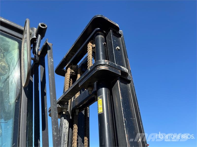 JCB 940-4 4x4 Rough Terrain Forklift Elevatore per esterni