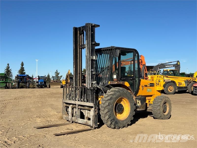 JCB 940-4 4x4 Rough Terrain Forklift Elevatore per esterni