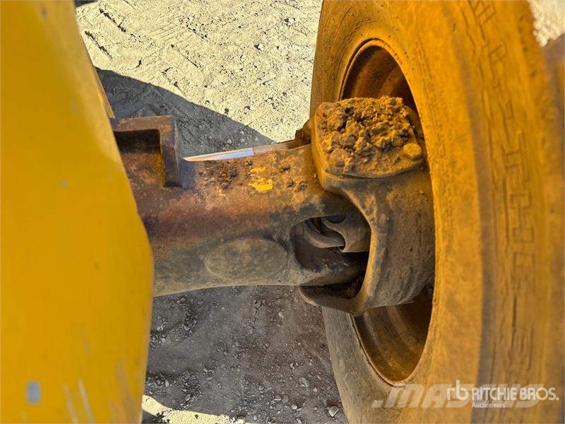JCB 940-4 4x4 Rough Terrain Forklift Elevatore per esterni