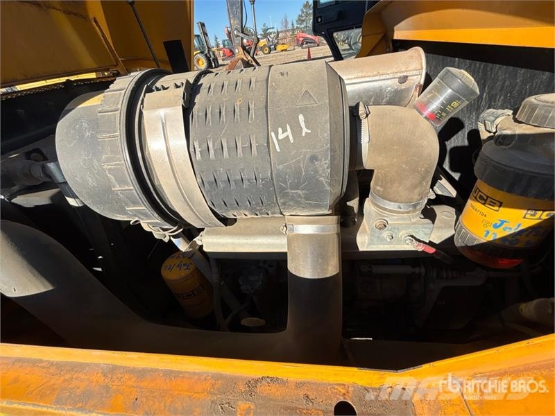 JCB 940-4 4x4 Rough Terrain Forklift Elevatore per esterni