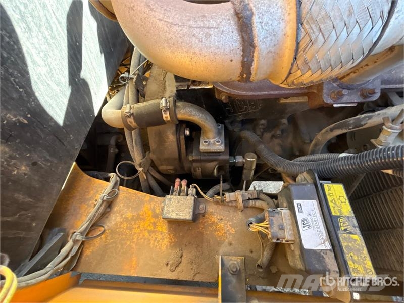 JCB 940-4 4x4 Rough Terrain Forklift Elevatore per esterni