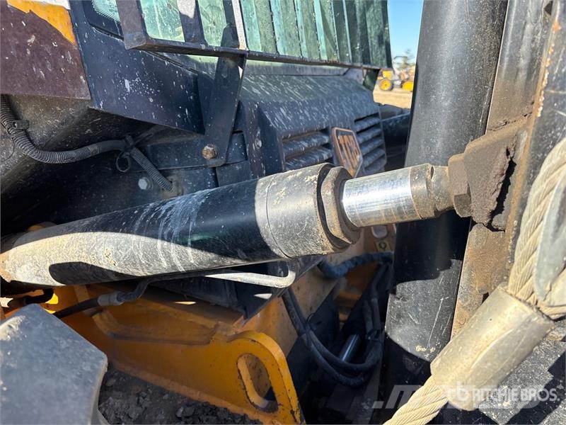 JCB 940-4 4x4 Rough Terrain Forklift Elevatore per esterni