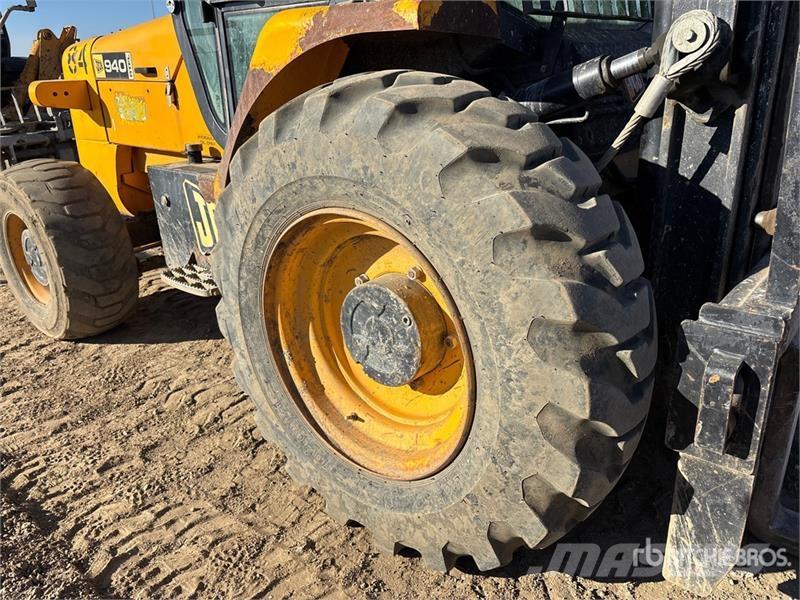 JCB 940-4 4x4 Rough Terrain Forklift Elevatore per esterni