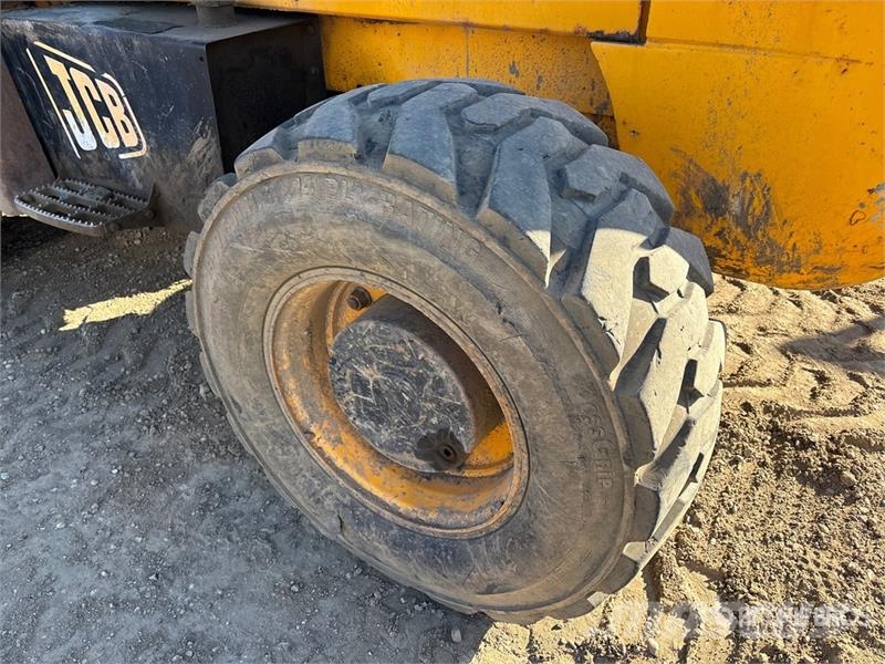 JCB 940-4 4x4 Rough Terrain Forklift Elevatore per esterni