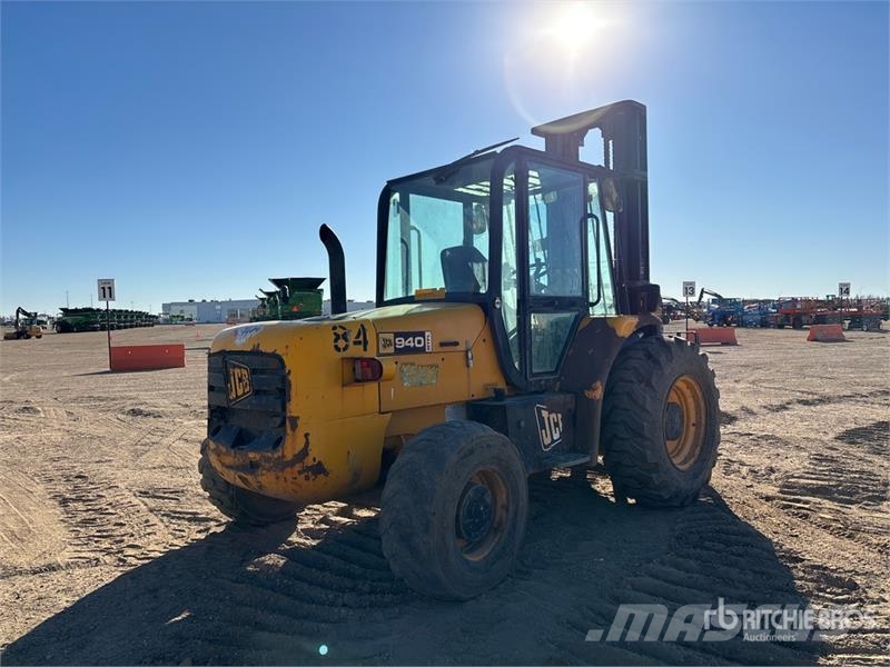 JCB 940-4 4x4 Rough Terrain Forklift Elevatore per esterni