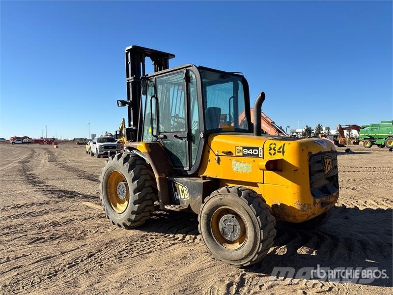 JCB 940-4 4x4 Rough Terrain Forklift Elevatore per esterni