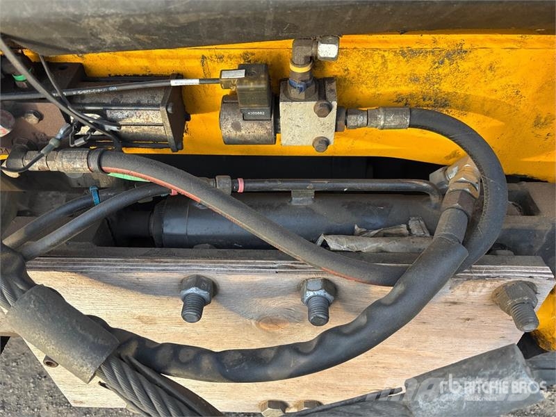 JCB 9504 10000 lb 4x4 Rough Terrain Forklift Elevatore per esterni