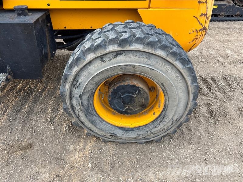 JCB 9504 10000 lb 4x4 Rough Terrain Forklift Elevatore per esterni