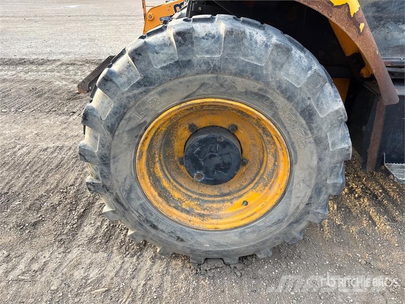 JCB 9504 10000 lb 4x4 Rough Terrain Forklift Elevatore per esterni