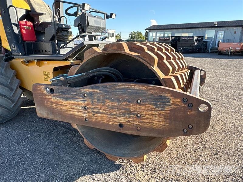 JCB VM132 Padfoot Drum Compactor Walzenzüge