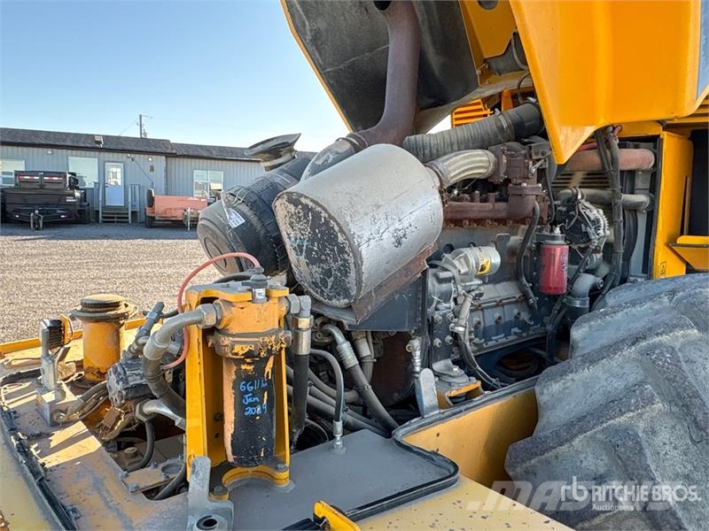 JCB VM132 Padfoot Drum Compactor Walzenzüge