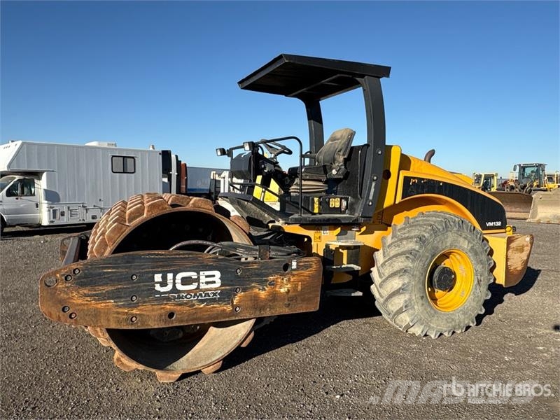 JCB VM132 Padfoot Drum Compactor Walzenzüge