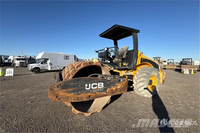JCB VM132 Padfoot Drum Compactor Walzenzüge
