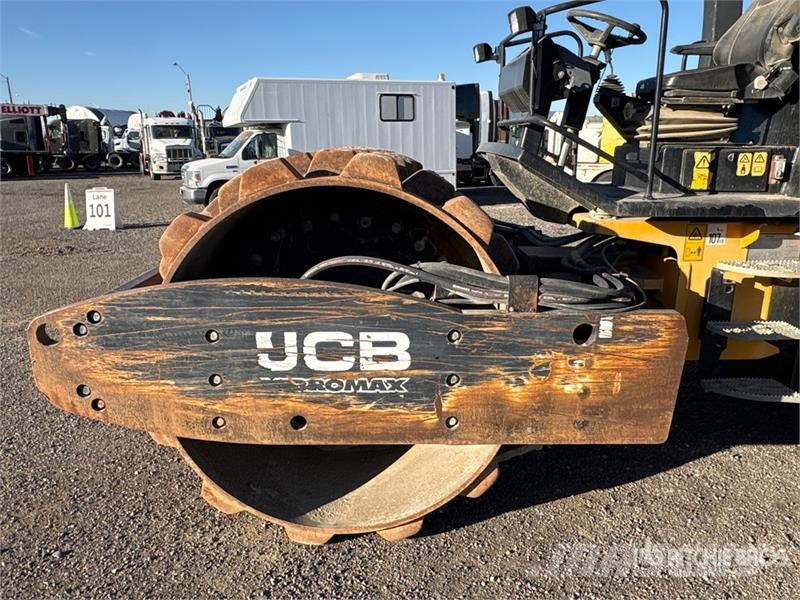 JCB VM132 Padfoot Drum Compactor Walzenzüge