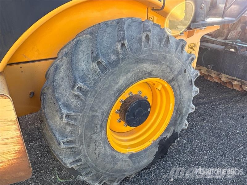 JCB VM132 Padfoot Drum Compactor Walzenzüge