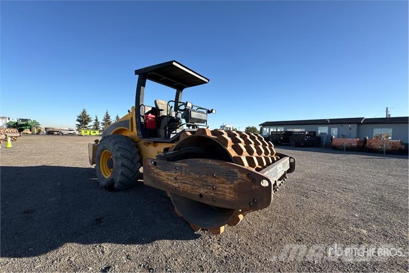 JCB VM132 Padfoot Drum Compactor Walzenzüge