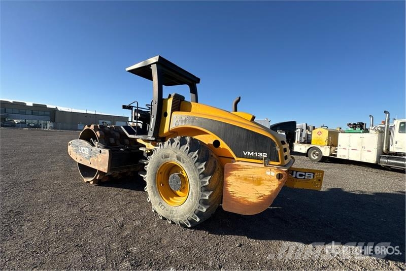 JCB VM132 Padfoot Drum Compactor Walzenzüge
