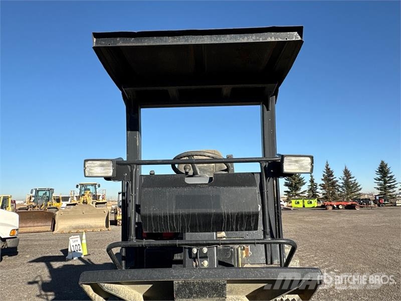 JCB VM132 Padfoot Drum Compactor Walzenzüge