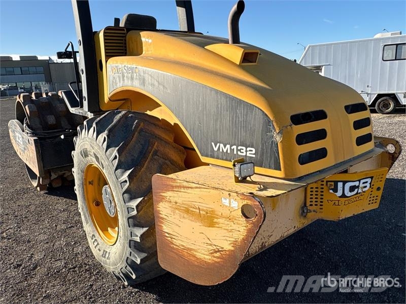JCB VM132 Padfoot Drum Compactor Walzenzüge
