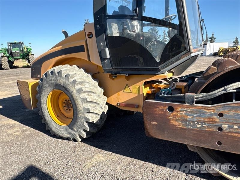 JCB VM132PD Padfoot Drum Compactor (Inoperable) Walzenzüge