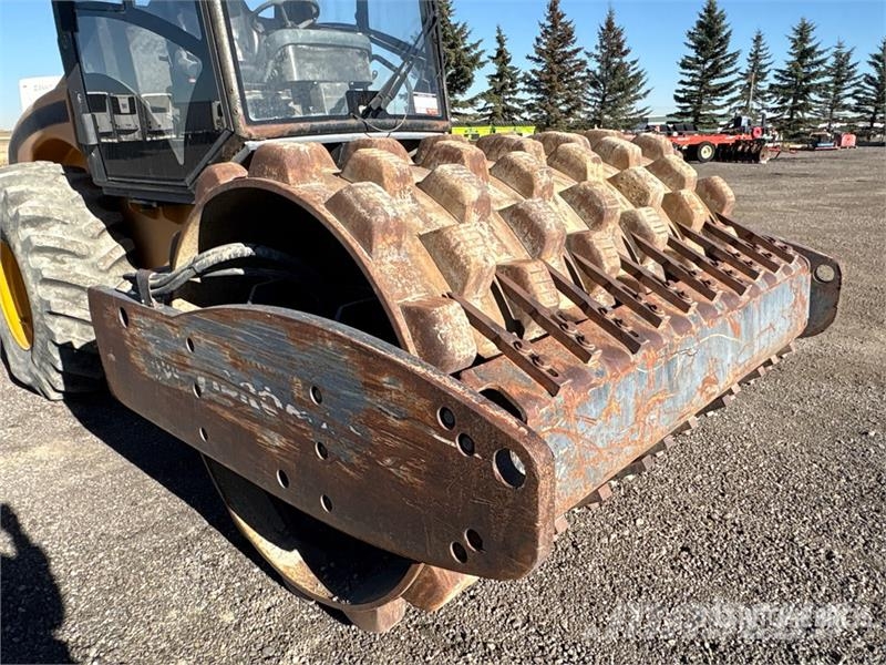 JCB VM132PD Padfoot Drum Compactor (Inoperable) Walzenzüge