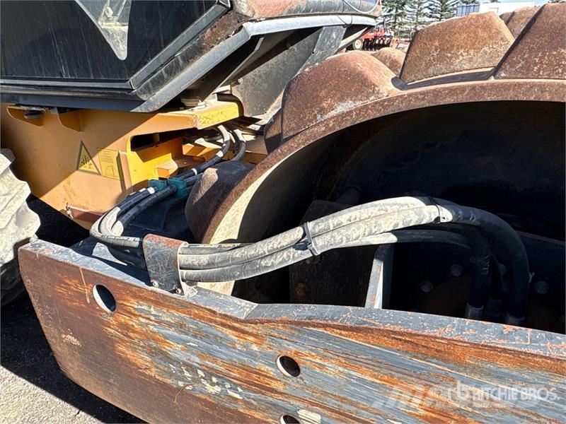 JCB VM132PD Padfoot Drum Compactor (Inoperable) Walzenzüge