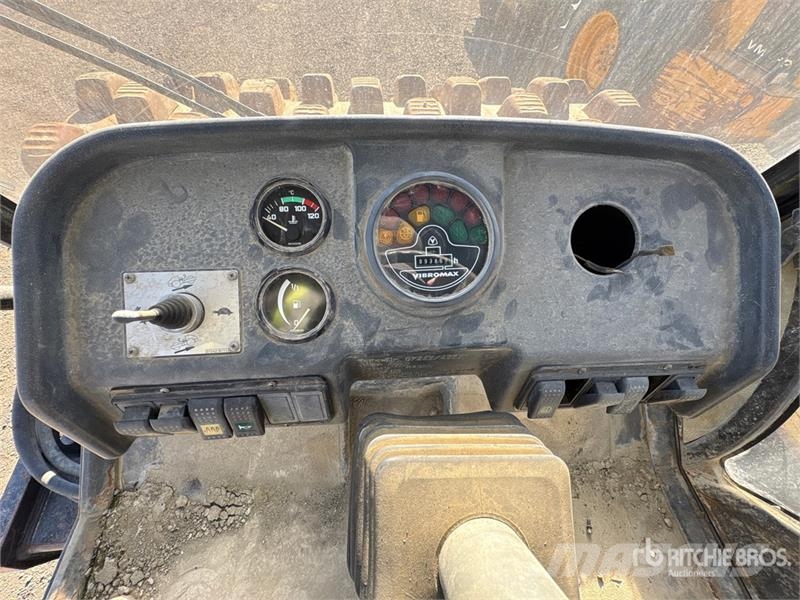 JCB VM132PD Padfoot Drum Compactor (Inoperable) Walzenzüge