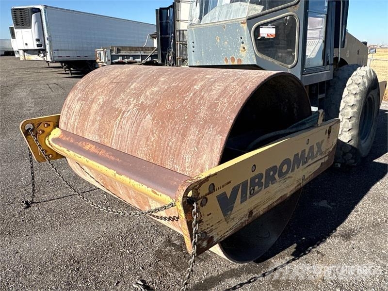 JCB W1105D Smooth Drum Compactor (Inoperable) Rolos compactadores monocilíndricos