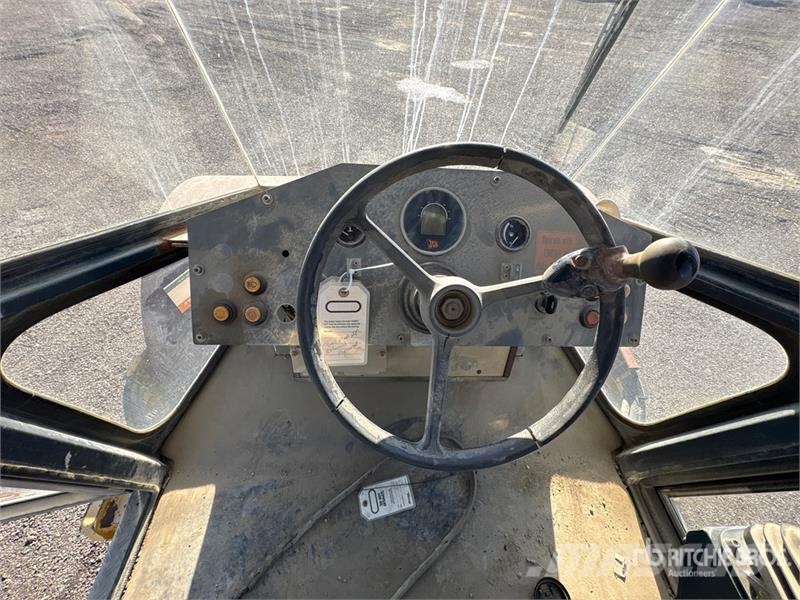 JCB W1105D Smooth Drum Compactor (Inoperable) Rolos compactadores monocilíndricos
